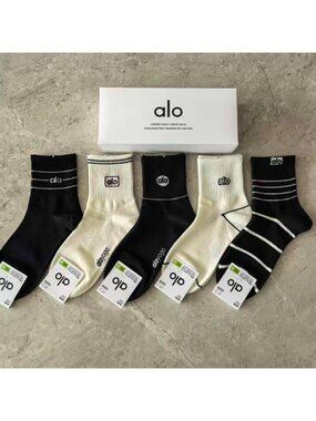 A35- ALO Yoga Women's Mixed Logo & Stripe Half-Crew Socks 5-Pair Box Set - NWT